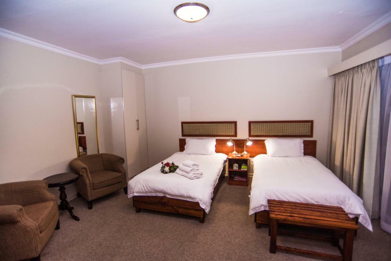 Adelante Lodge Bloemfontein Exterior photo